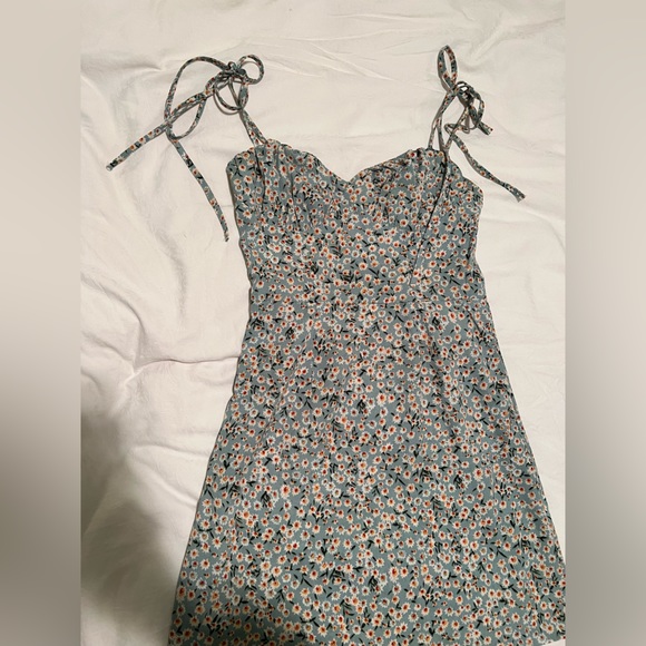 Floral dress with tie up straps (size XS) - Picture 2 of 4